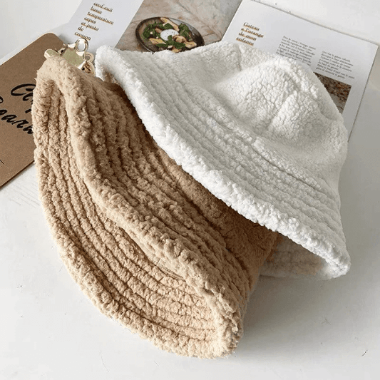 Oversized Arequipa Fleece Hat for Women.