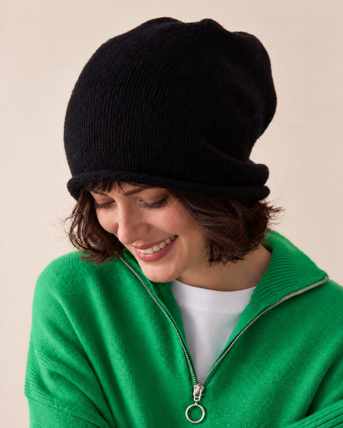 100% wool slouchy beanie - black down