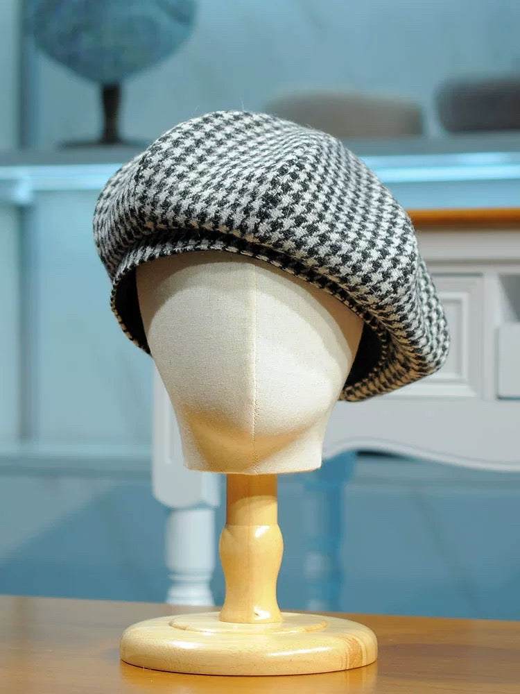 Wool French Beret - Classic Artist Hat for Unisex - Front View