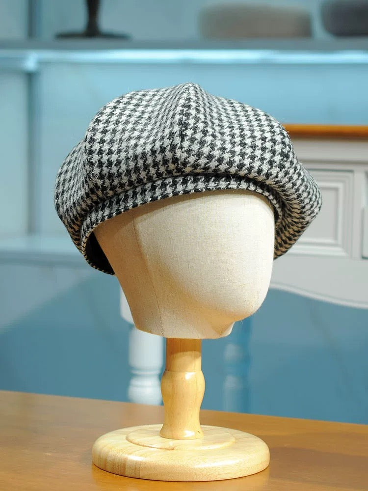 Wool French Beret - Classic Artist Hat for Unisex - Detail View
