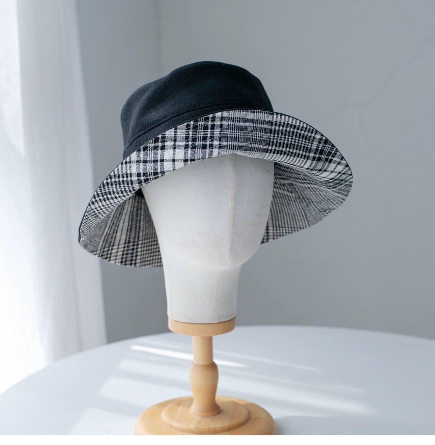 Reversible Linen Bucket Hat for Women – 100% linen reversible wide-brim sun hat
