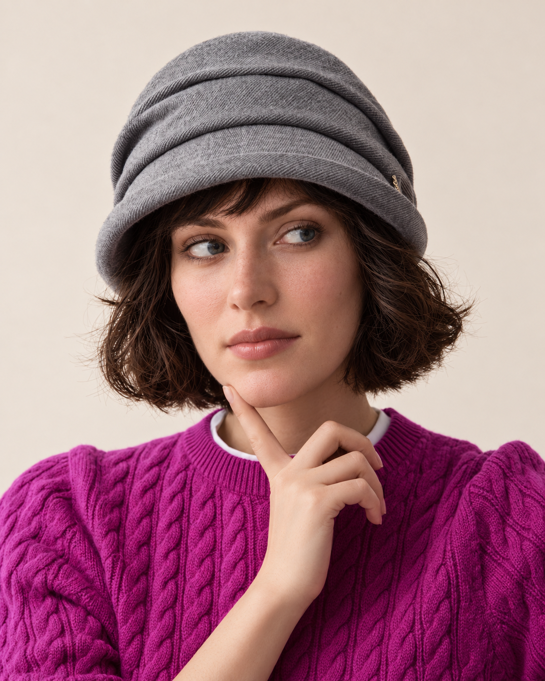 Layered twill cloche hat, grey chin