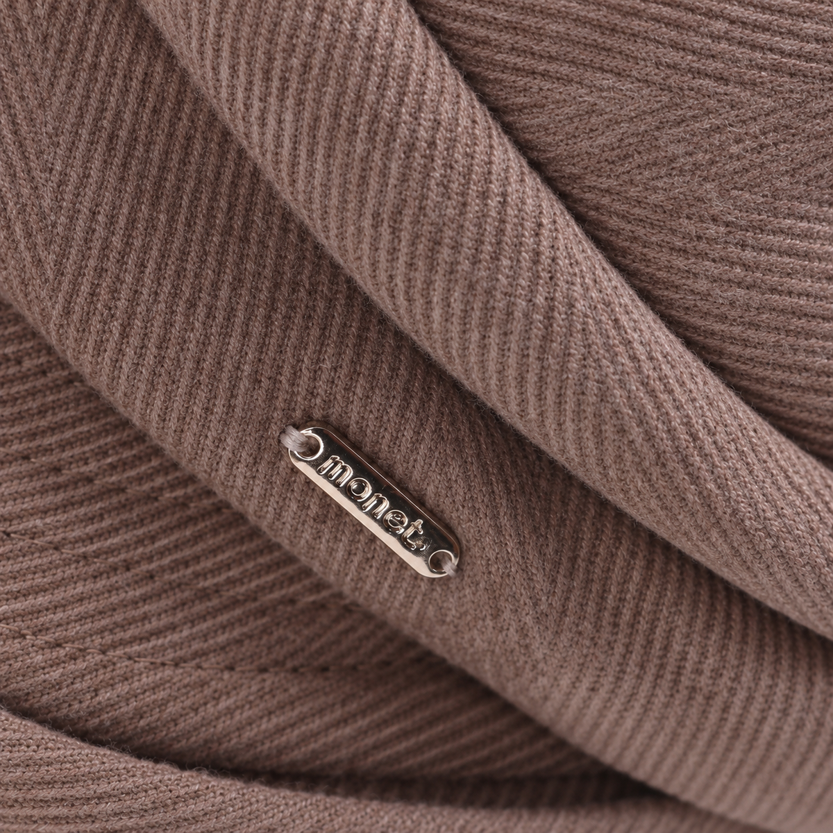 Layered twill cloche hat, plaque detail