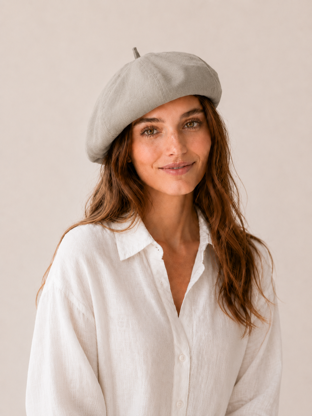 Woman wearing oversized linen French beret – Khaki