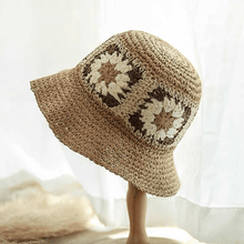 Load image into Gallery viewer, Flower Straw Hat for  Women.