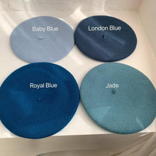 Load image into Gallery viewer, 100% Wool Vintage Style French Painter Beret.