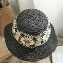 Load image into Gallery viewer, Flower Straw Hat for  Women.