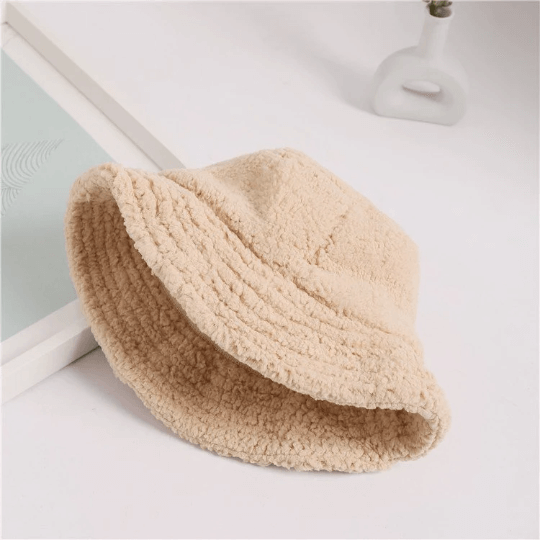 Oversized Arequipa Fleece Hat for Women.