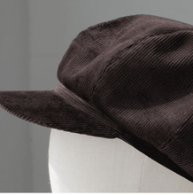 Load image into Gallery viewer, Slouchy Velvet Newsboy Cap for Women.