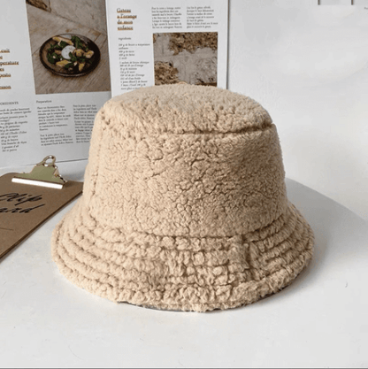 Oversized Arequipa Fleece Hat for Women.