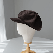 Load image into Gallery viewer, Slouchy Velvet Newsboy Cap for Women.