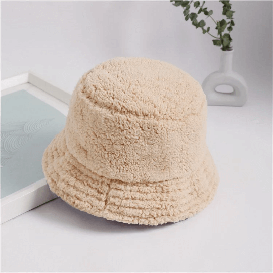 Oversized Arequipa Fleece Hat for Women.
