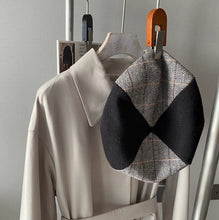 Load image into Gallery viewer, Stitching Pattern Beret for Women.