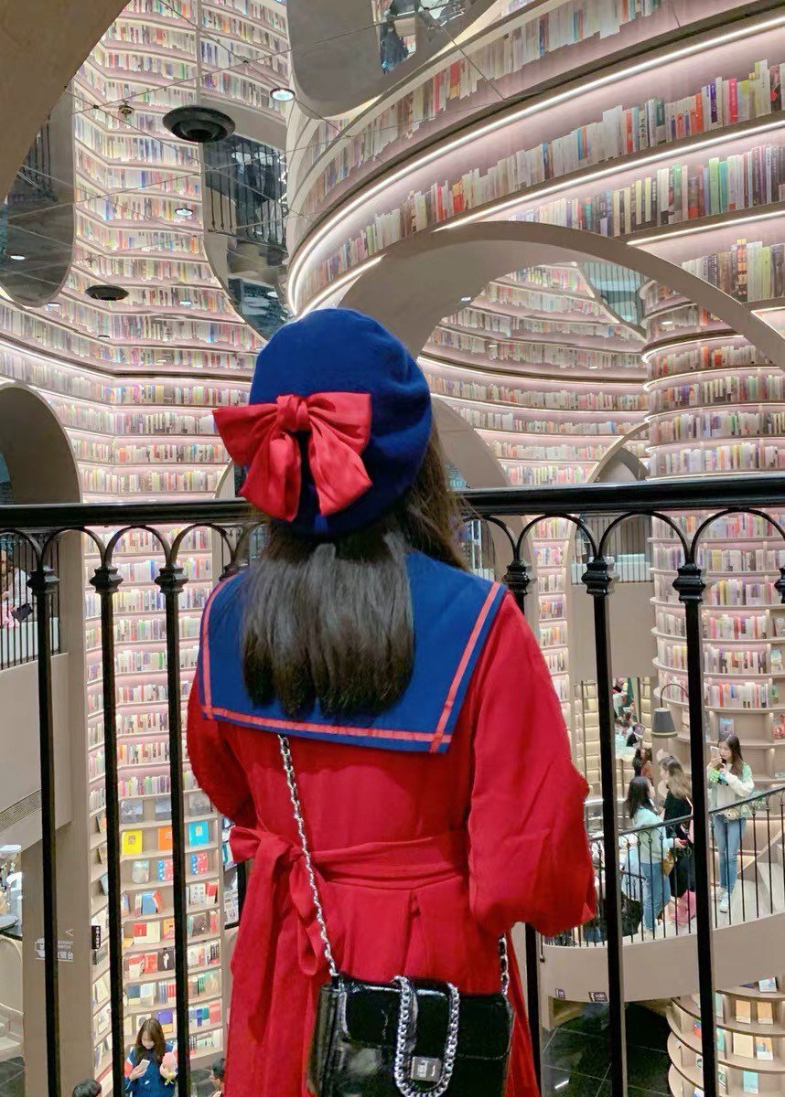 Beret Hat with Removable Bow for Women and Girls.