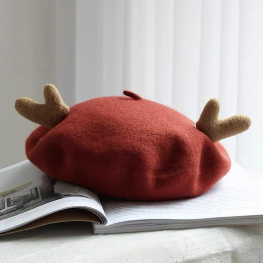 Reindeer Beret for Woman and Kids.