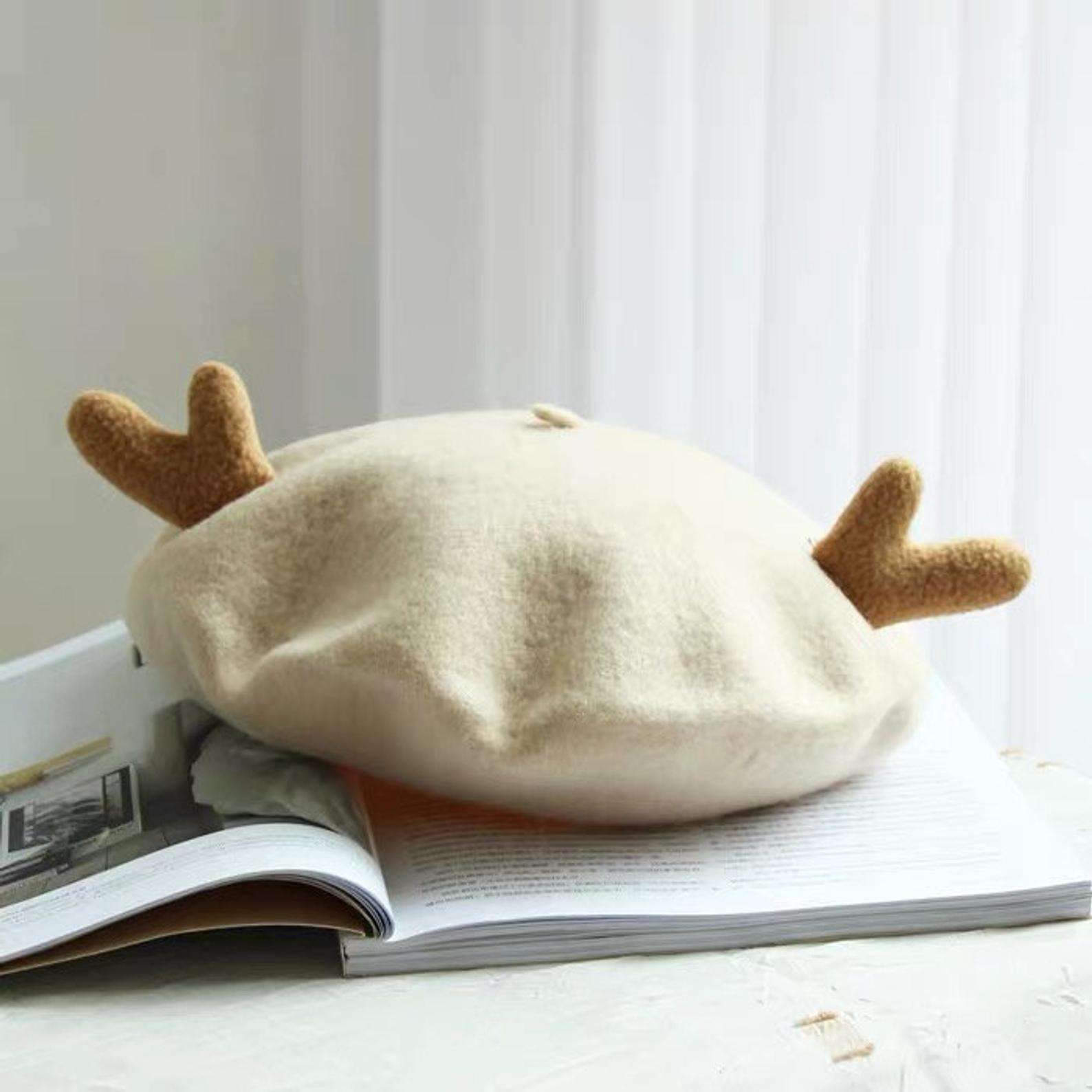 Reindeer Beret for Woman and Kids.