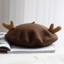 Load image into Gallery viewer, Reindeer Beret for Woman and Kids.