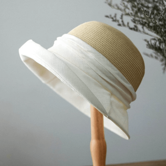 Straw Hat with linen brim for Women.