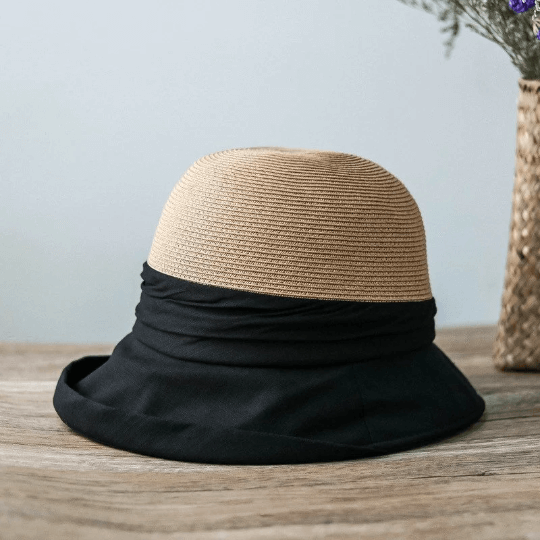 Straw Hat with linen brim for Women.