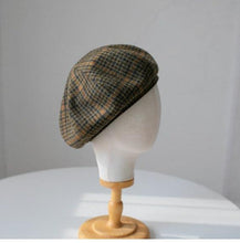 Load image into Gallery viewer, Custom Made 100% Houndstooth Wool Unisex Beret Hat