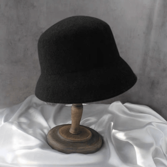 Adjustable Elegant Wool Cloche Hat for Women.