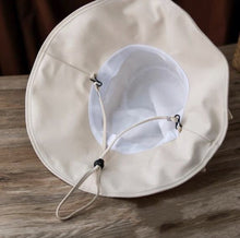 Load image into Gallery viewer, Wide Brim Bucket Hat for Women.