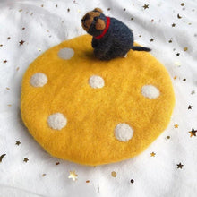 Load image into Gallery viewer, Wool Felted Coaster with Removable 3D Animal Figure-One Set.